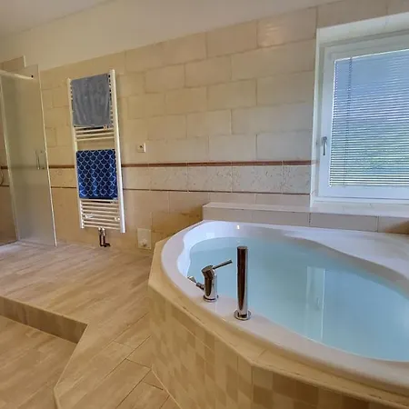Hotel Nad Liptalem - Cely Objekt, Pobliz Domu Je Rekreacni Oblast Vsemina 4*